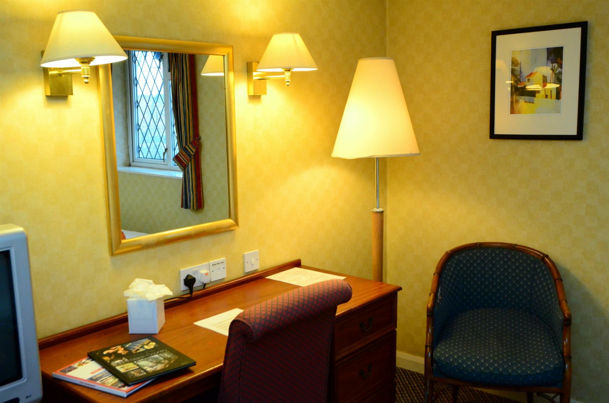 Barons Court Hotel Уолсолл Экстерьер фото